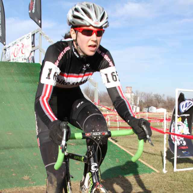 Devon Haskell coming off the flyover © Amy Dykema