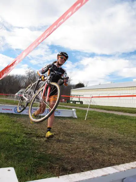 Optum racer over the barriers at Jingle Cross Day 3. © Elisabeth Reinkoldt