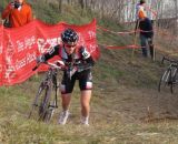 Krasniak runs the hill at Jingle Cross Day 3. © Elisabeth Reinkoldt