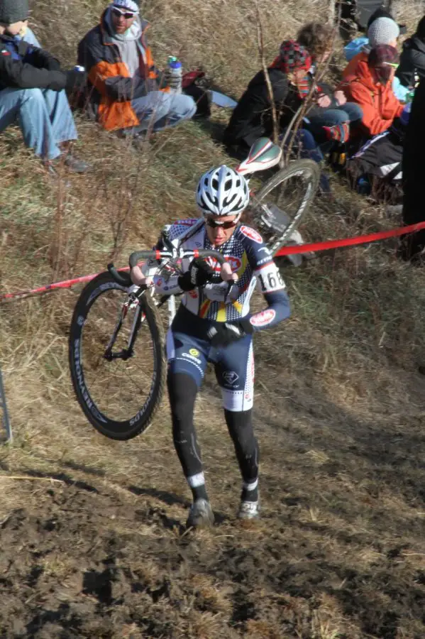 Nicole Duke follows her teammate up Mt. Krumpet early in the race. © Amy Dykema