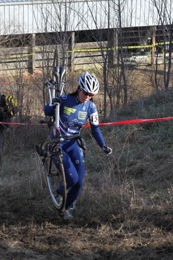 Holly Klug running up the climb. © Amy Dykema