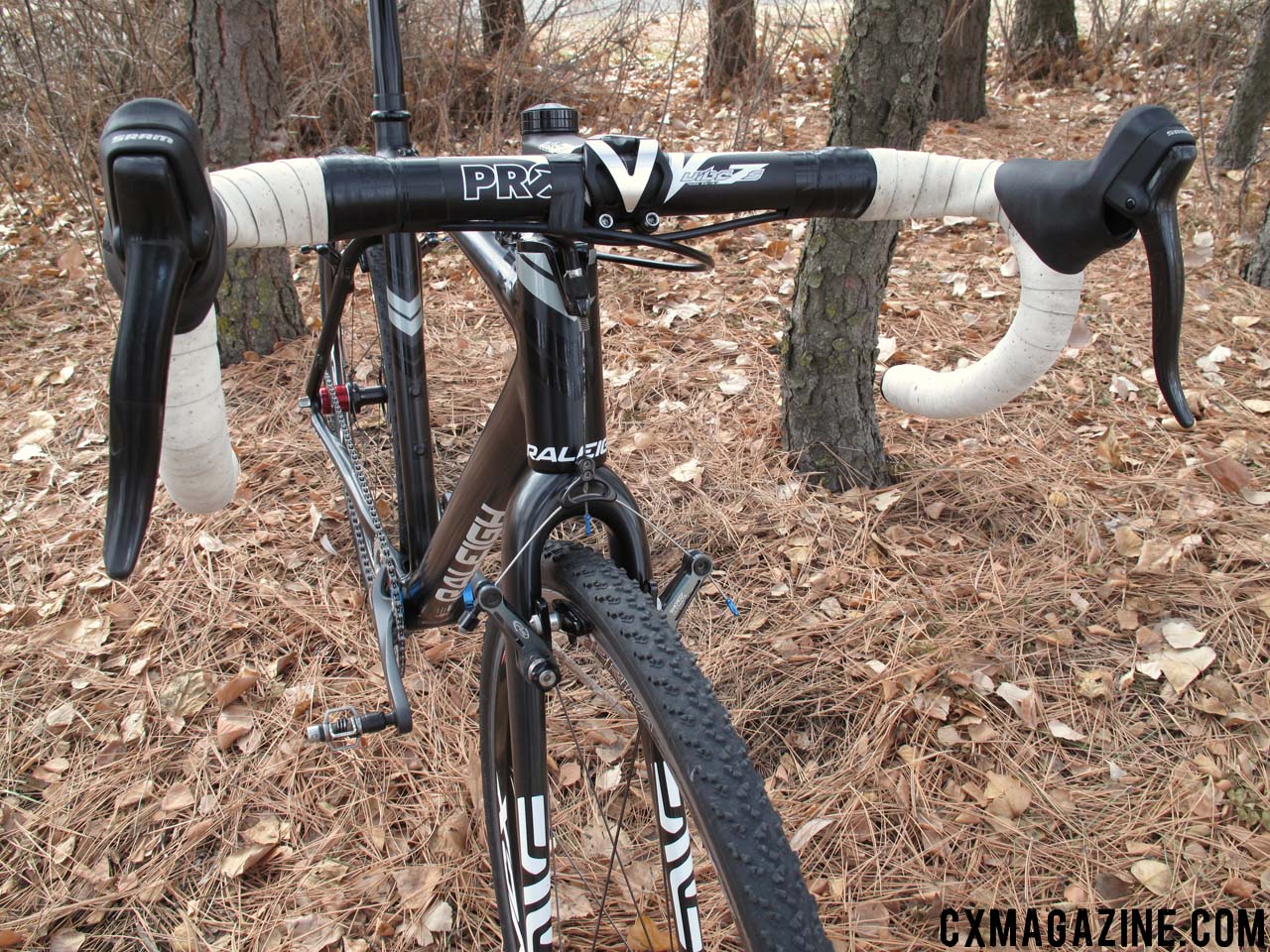 Pro provides the front-end perch with the Vibe 7S handlebar.