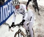 Who says the step-through is dead? World champ Vos gets ready to dismount. ? Bart Hazen