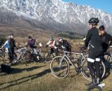 Compton showed new and old riders the cyclocross ropes. © Mark Legg-Compton