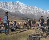 Compton showed new and old riders the cyclocross ropes. © Mark Legg-Compton