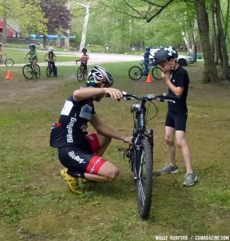 Lindine shows off his mechanic skills © Cyclocross Magazine