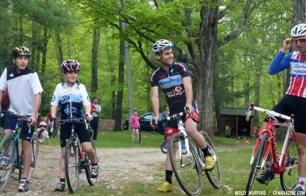 Lindine, sizing up the competition © Cyclocross Magazine