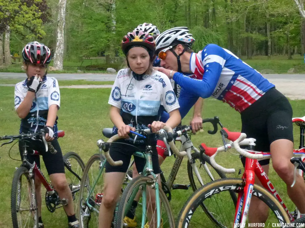 Jeremy Powers and Justin Lindine sign a few autographs after practice. © Cyclocross Magazine