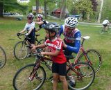 Jeremy Powers and Justin Lindine sign a few autographs after practice. © Cyclocross Magazine