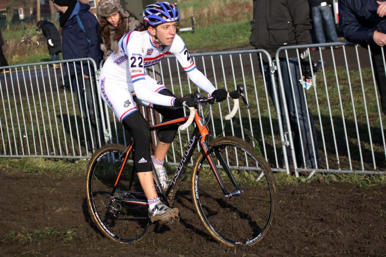 Helen Wyman rides smooth in Koksijde. © Bart Hazen 