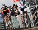 Kupfernagel (l) leads Sanne Cant through the pavement. © Bart Hazen 