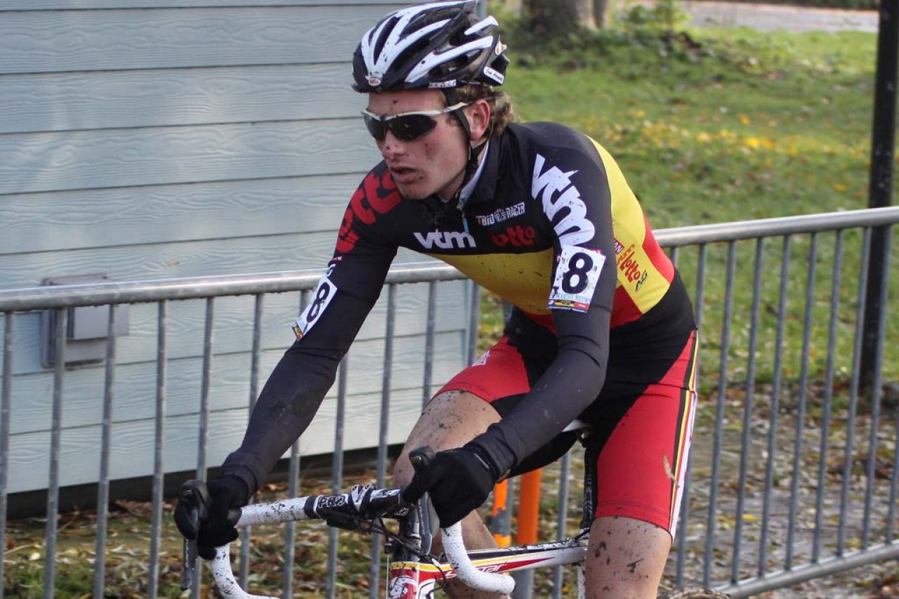 Jim Aernout works through the course in Koksijde. © Bart Hazen