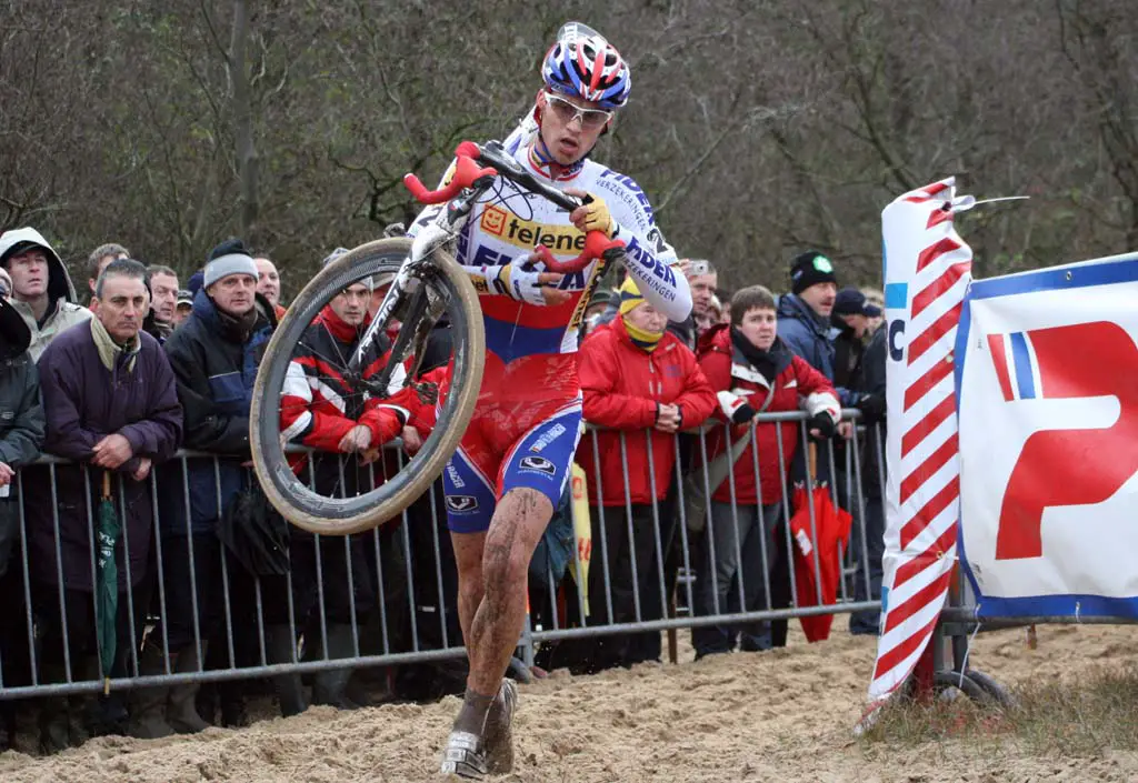 Stybar running for his third win. Koksijde Elite Men World Cup 11/28/2009 ?Bart Hazen