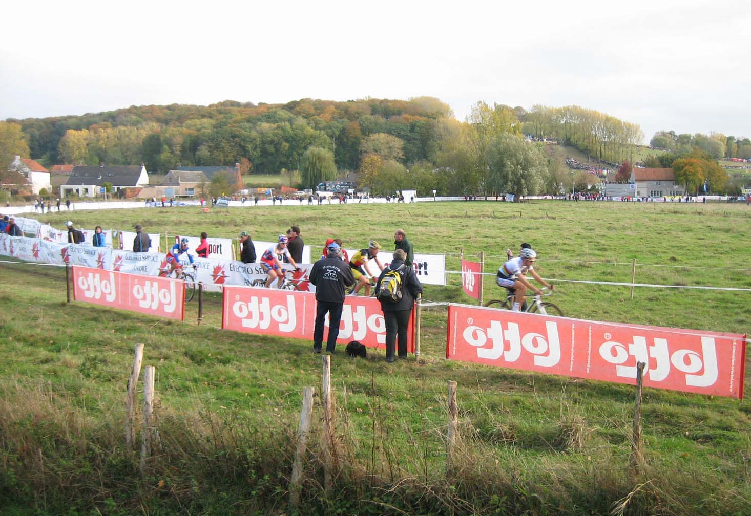 The leaders make their way through a flat field. by Christine Vardaros