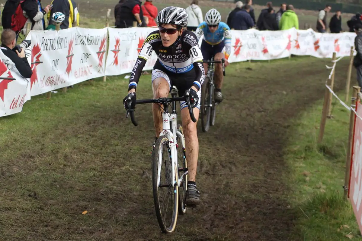 Christine Vardaros in the mix at the Koppenberg © Bart Hazen