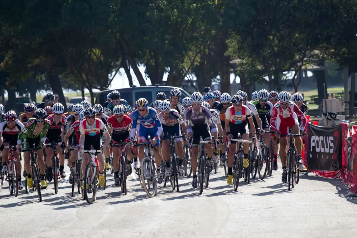 The Elite men launch into action © Mark Colton