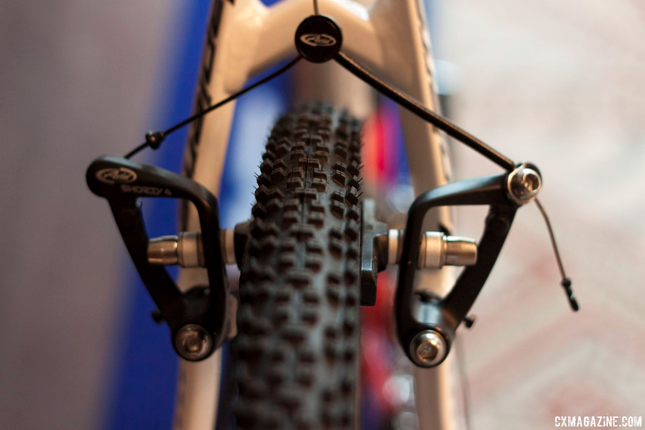 Shimano drivetrain with Avid canti\'s? Lapierre aint a slave to brand matching. LaPierre Cross Alloy. © Cyclocross Magazine