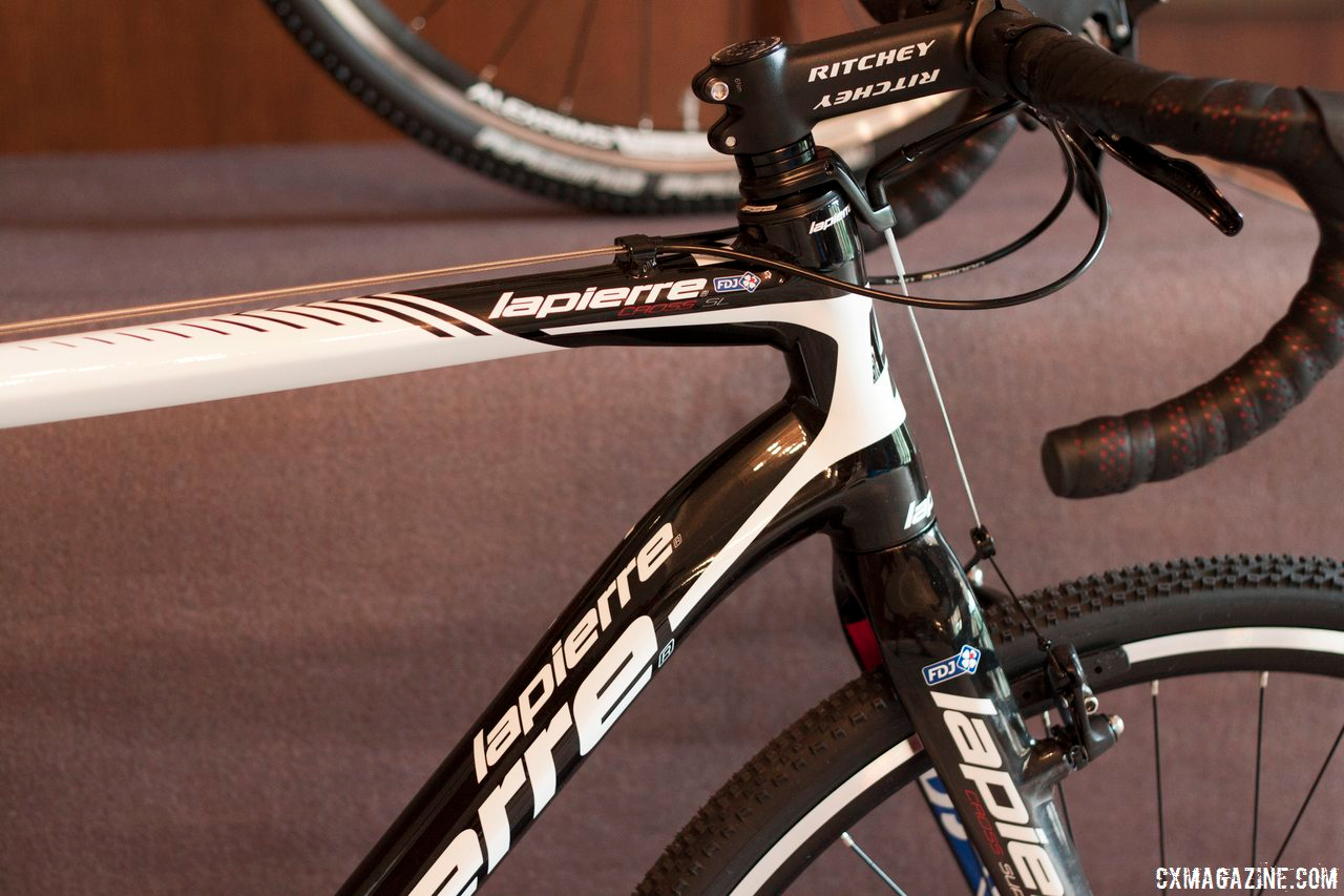 When in a peloton, black and white stripes confuse predators. LaPierre Cross Alloy. © Cyclocross Magazine