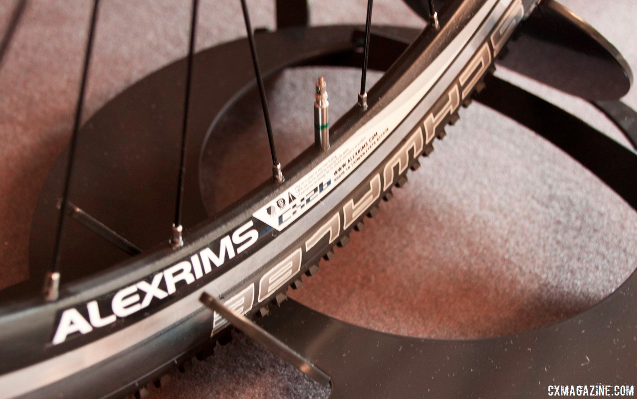 Alex wheels will handle rim brakes or disc brakes. LaPierre Cross Carbon. © Cyclocross Magazine