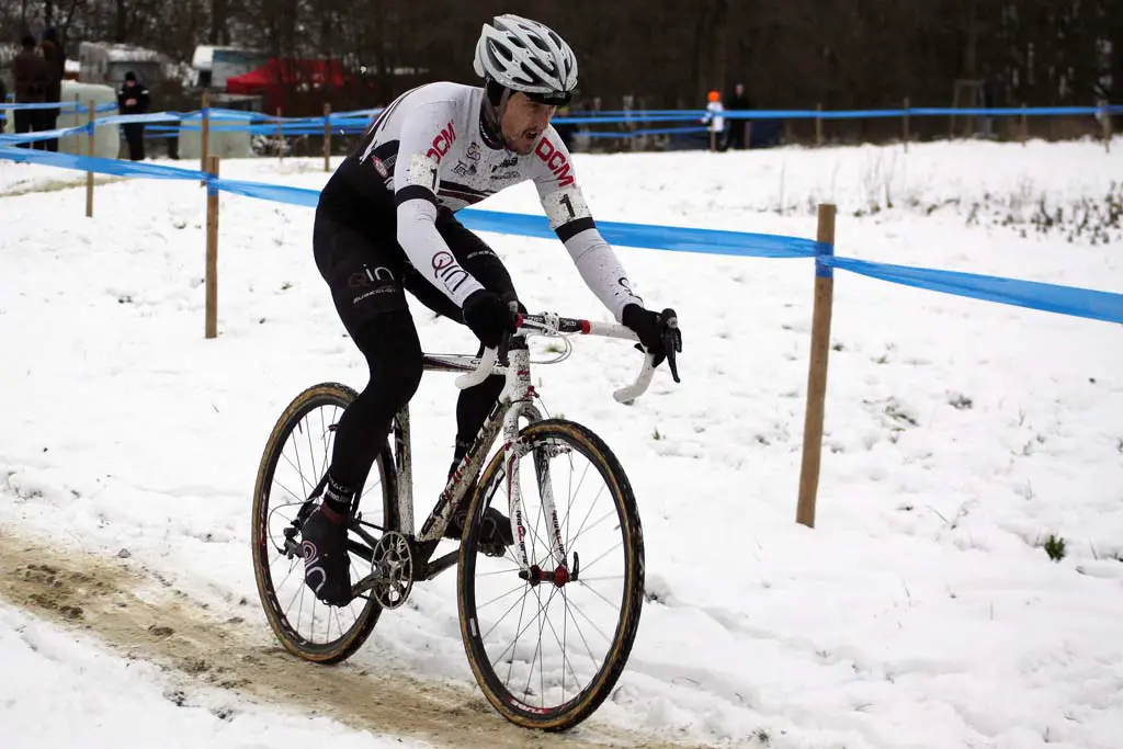 Berden and the other racers had to tread carefully on the slippery course. © Bart Hazen