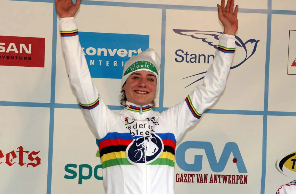 World Champ Marianne Vos takes the win ? Bart Hazen
