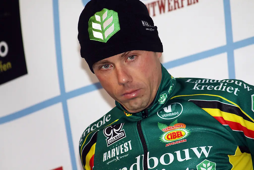 Sven Nys is thinking about what went wrong in the pitlane © Bart Hazen 