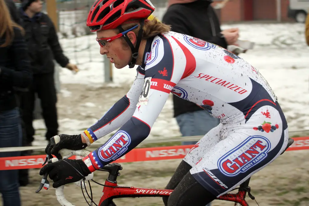 Cody Kaiser brings California Giant\'s berries to the Belgian snow © Bart Hazen 