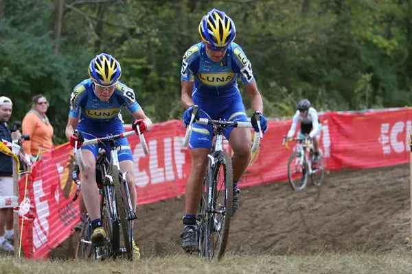 Katerina Nash and Georgia Gould (Luna) use teamwork to hurt the women's field. Courtesy of BikeClicks.com