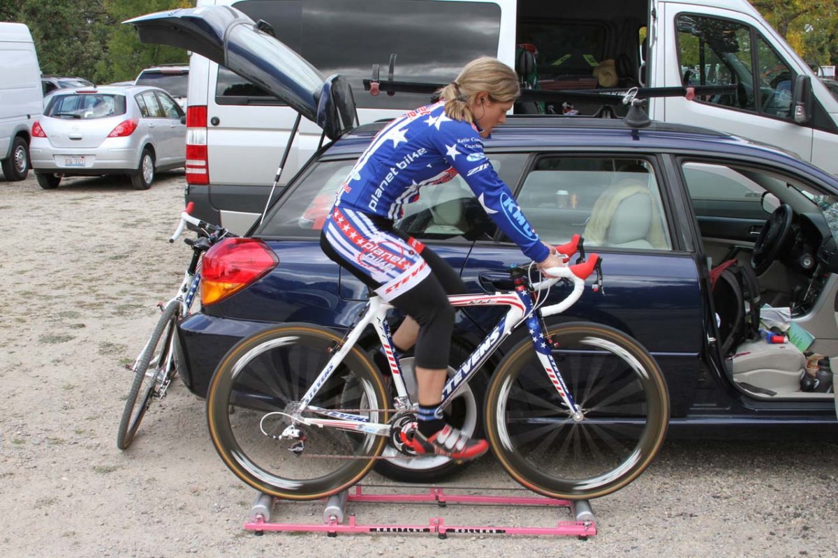 Katie Compton warming up before the pro women\'s race © Amy Dykema