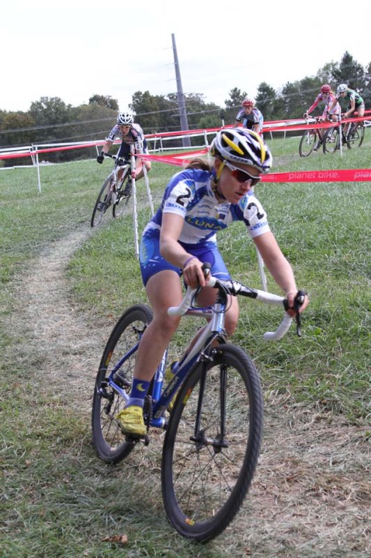 Amy Dombroski on the first lap © Amy Dykema
