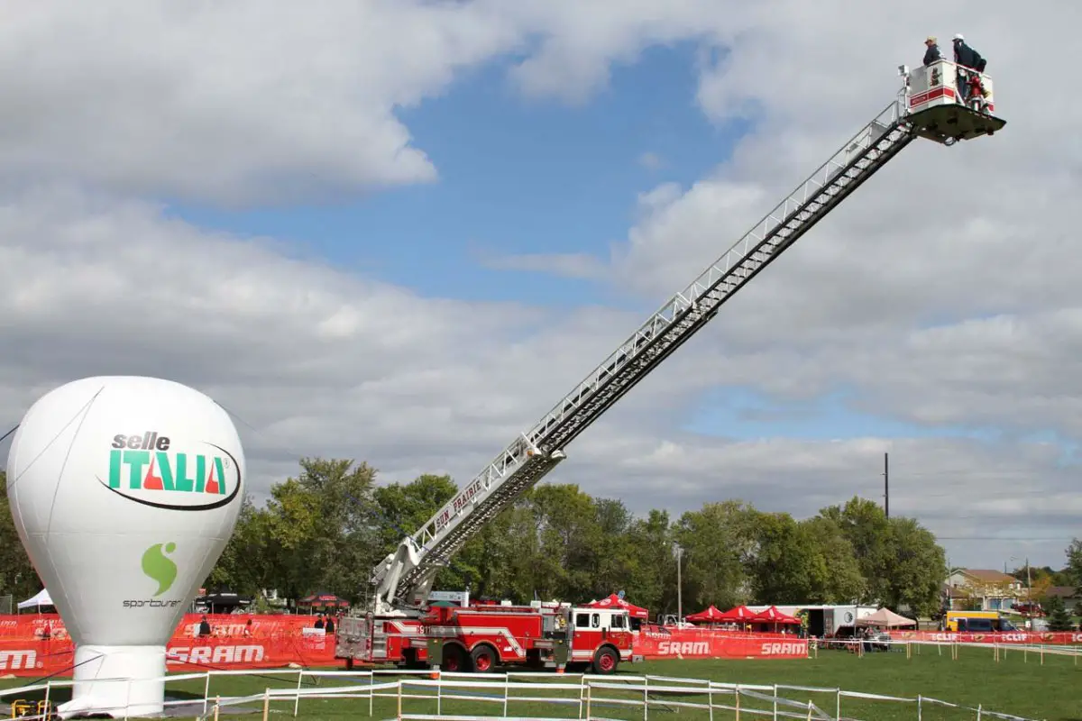 Exclusive viewing spot on the course © Amy Dykema