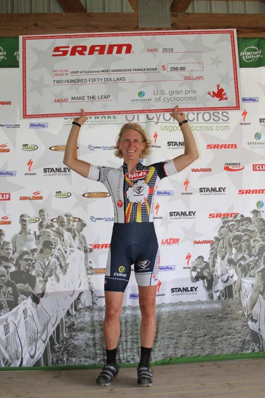Sue Butler received the most aggressive female rider award from SRAM © Amy Dykema