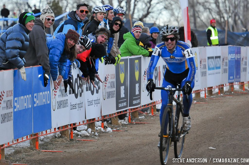 Fort Lewis trading off in the first ever Collegiate Relay at the 2014 National Cyclocross Championships. © Steve Anderson