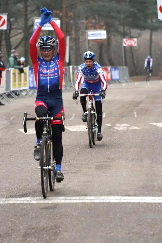 Mark Verloo of Belgium holds of Kevin Hines (USA) for the Masters 50+ world title ? Gregg Germer - ChainringTours.com