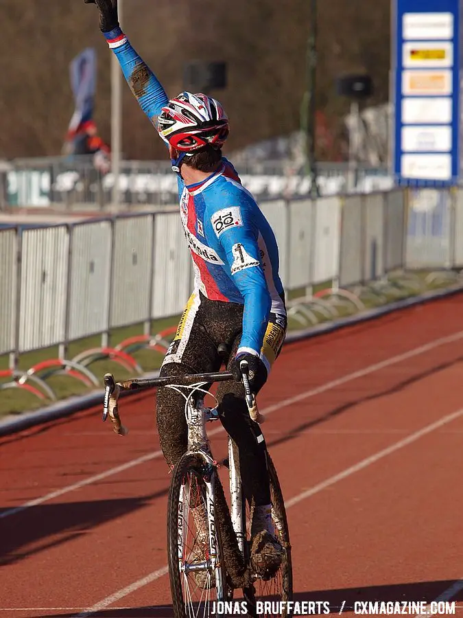 Stybar salutes his win