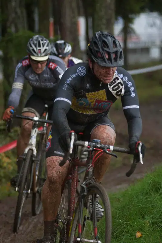 The pack comes through at Raceway CX. © Karen Johanson 