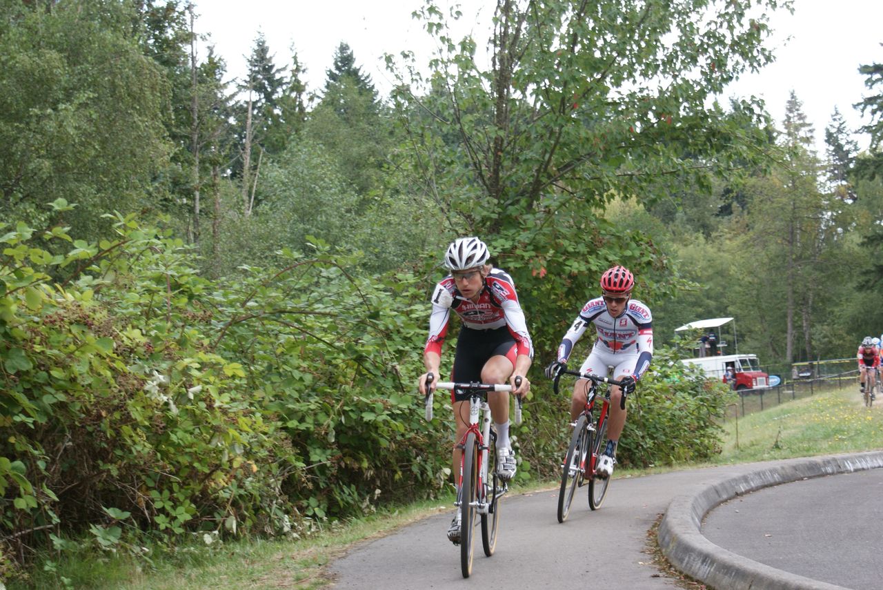 Ryan Iddings and Nick Weighall gap the field early. © Kenton Berg