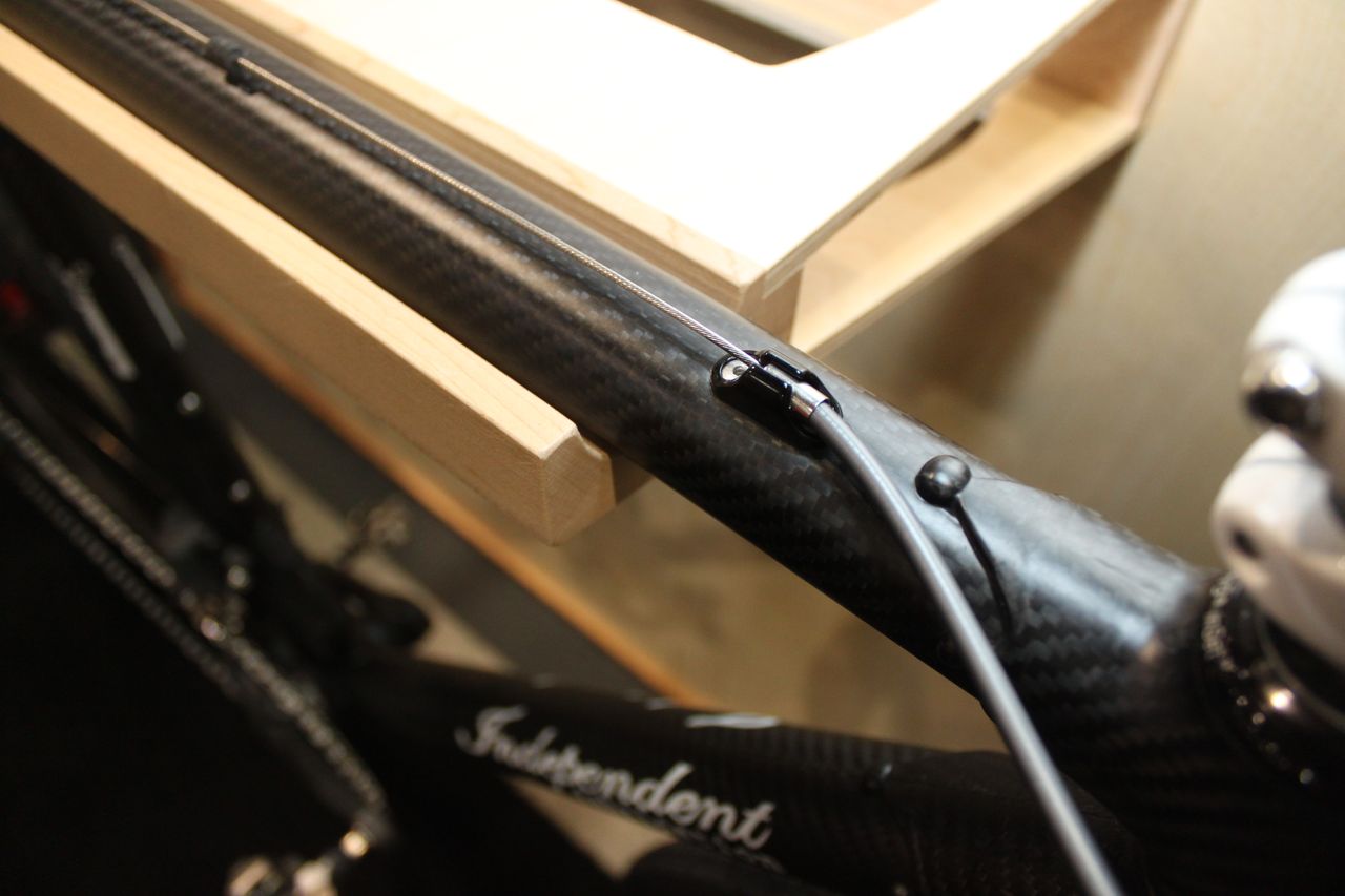 With Di2, there\'s just one metal cable heading towards the rear of the bike.  © Cyclocross Magazine