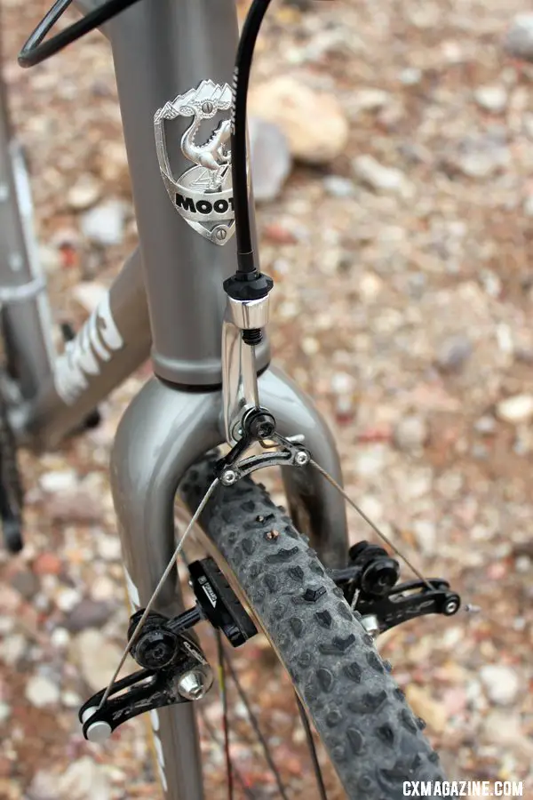 The Moots PsychloX RSL comes with Moots\' own cyclocross fork, and a fork-mounted cable hanger to avoid any chance at fork chatter.  © Cyclocross Magazine