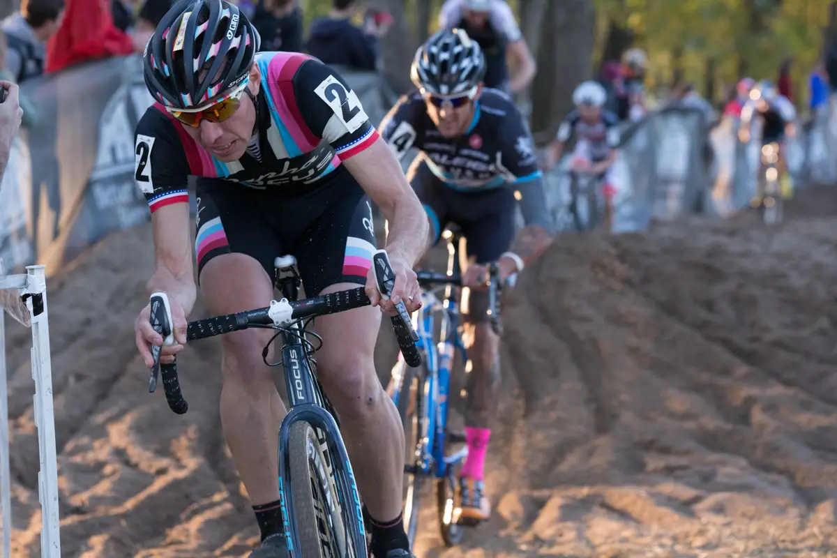 Jeremy Powers splits up the lead group on Sunday. © Wil Matthews