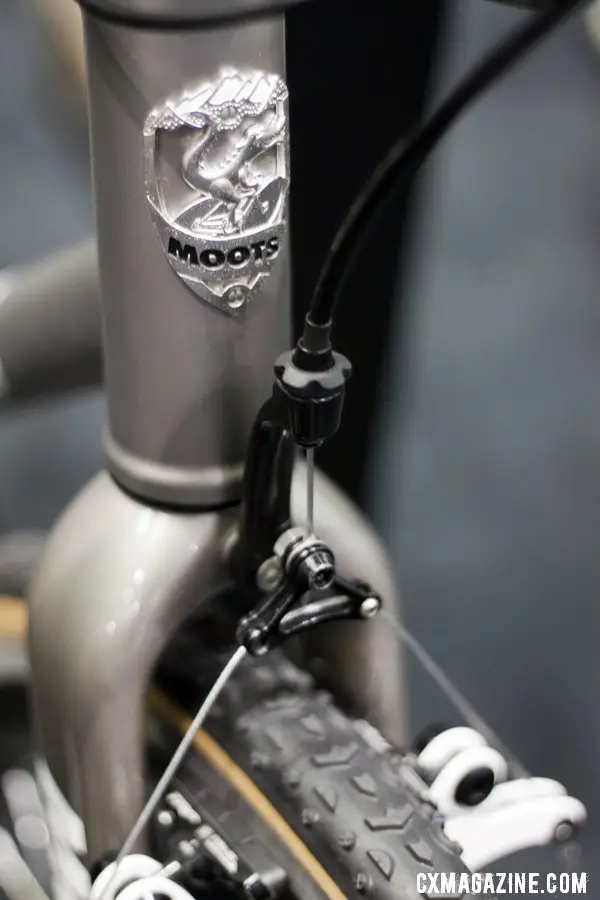 No sticker here - the Moots PsychloX RSL has an intricate head badge, made in the USA of course. ©Kevin White