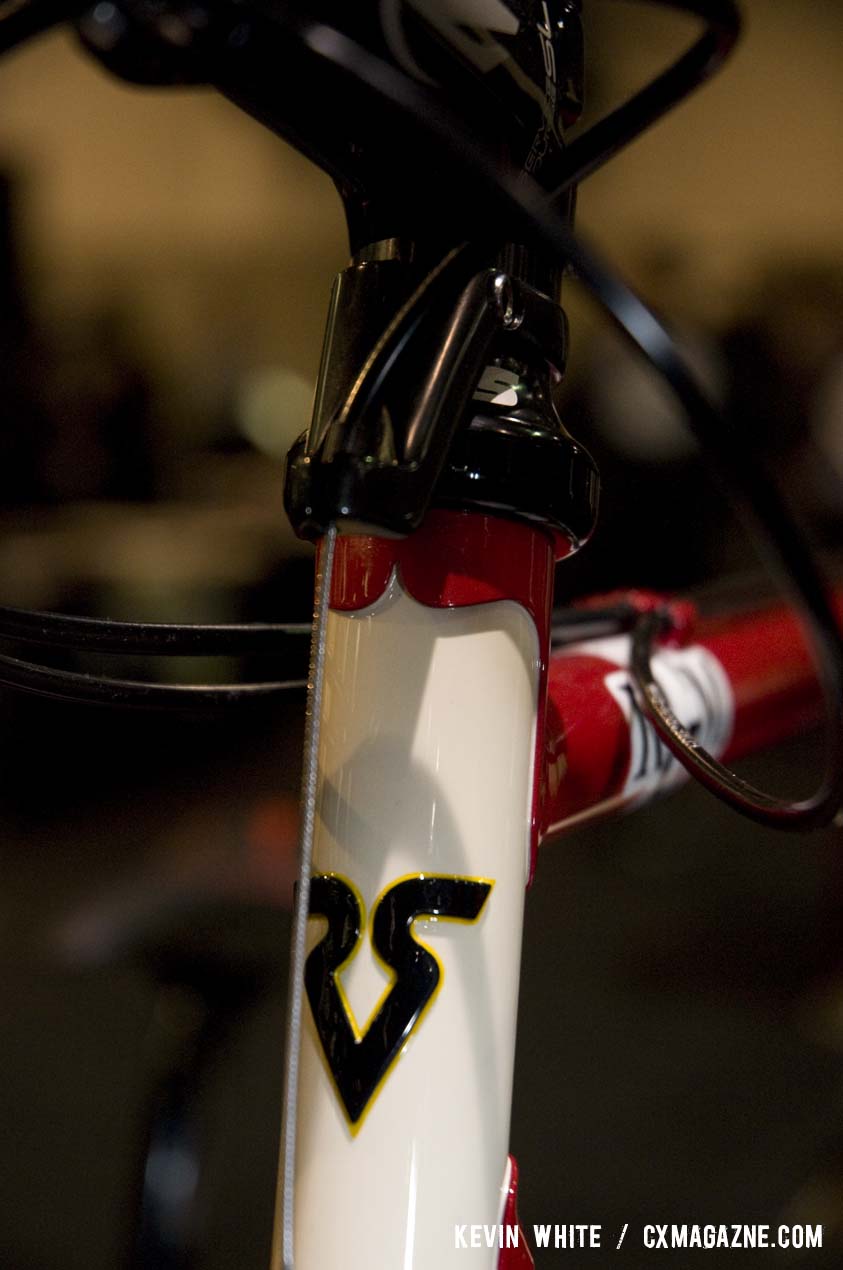 The Richard Sachs head badge is stands out against the white head tube. © Kevin White
