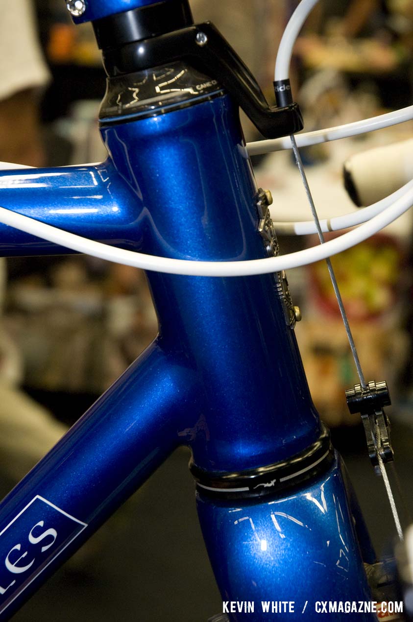 The oversize head tube was chosen to fit an Enve carbon fork with a tapered steer tube. © Kevin White