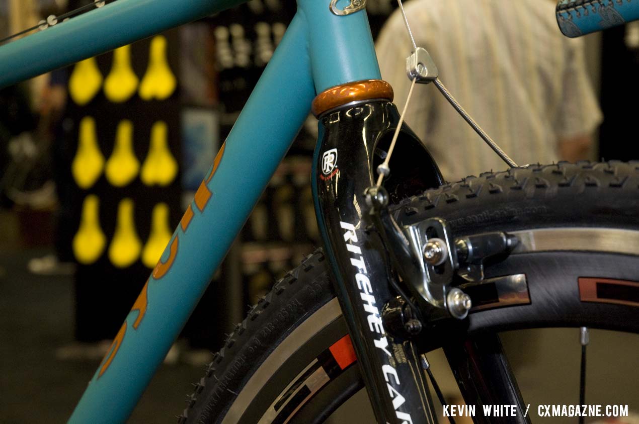 SyCip’s show bike includes Shimano’s CX70 cantilever brake and a Ritchey carbon cyclocross fork. © Kevin White