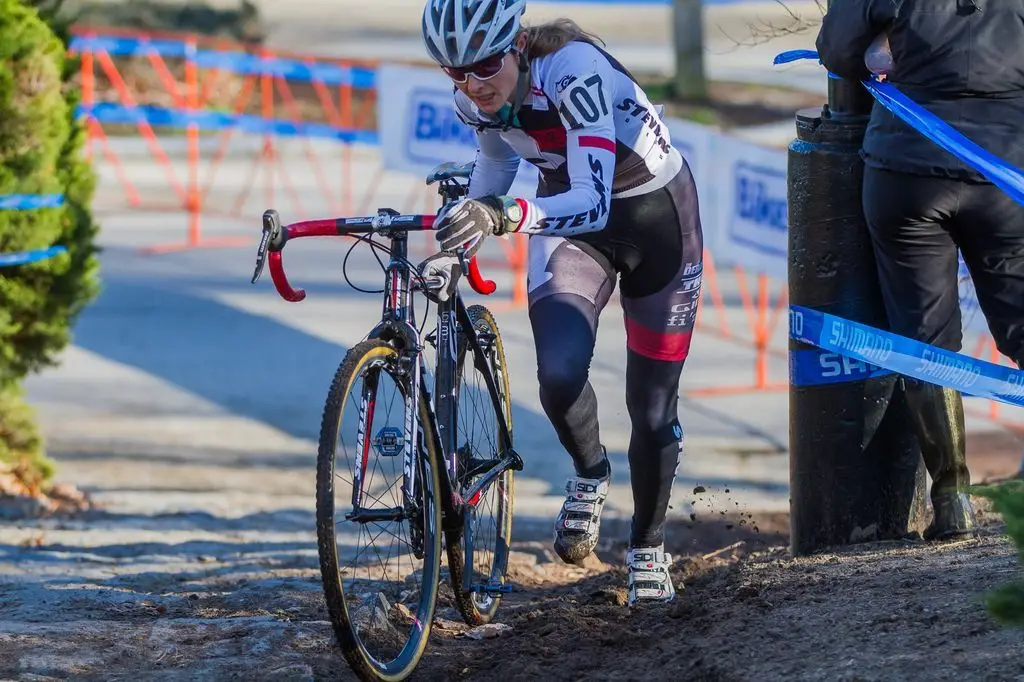 Natasha Elliot (Rare Vos Racing) negotiating the run up. © Todd Prekaski