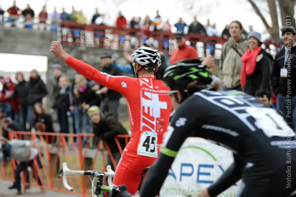 Heule wins in front of a big crowd. ©Natalia Boltukhova | Pedal Power Photography