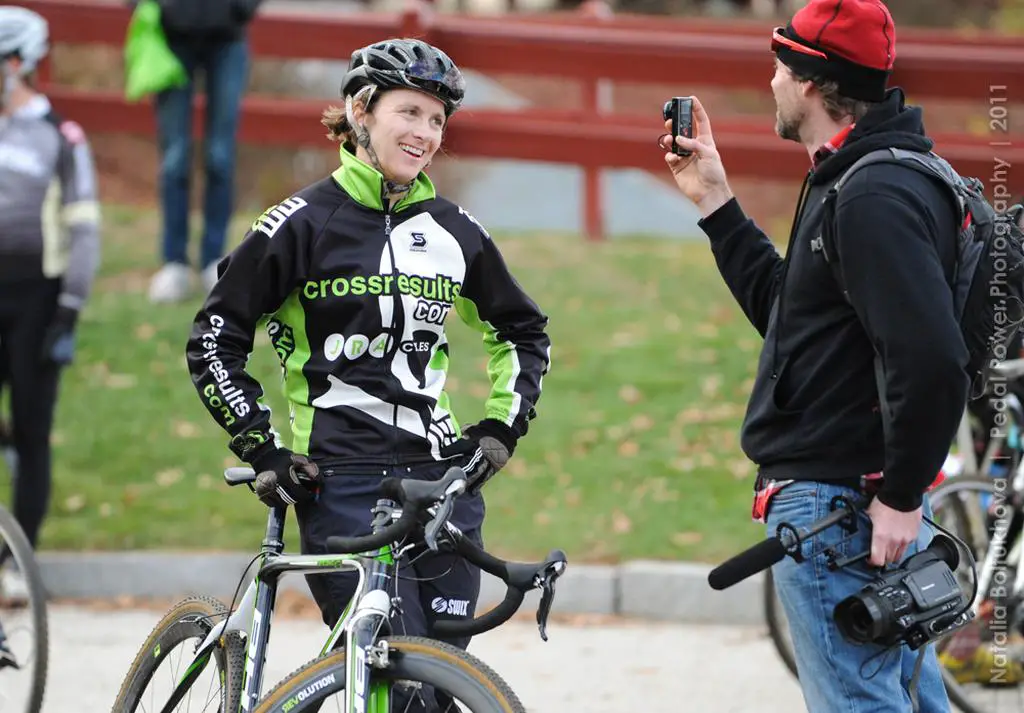 Sally Annis gives an interview. © Natalia Boltukhova | Pedal Power Photography
