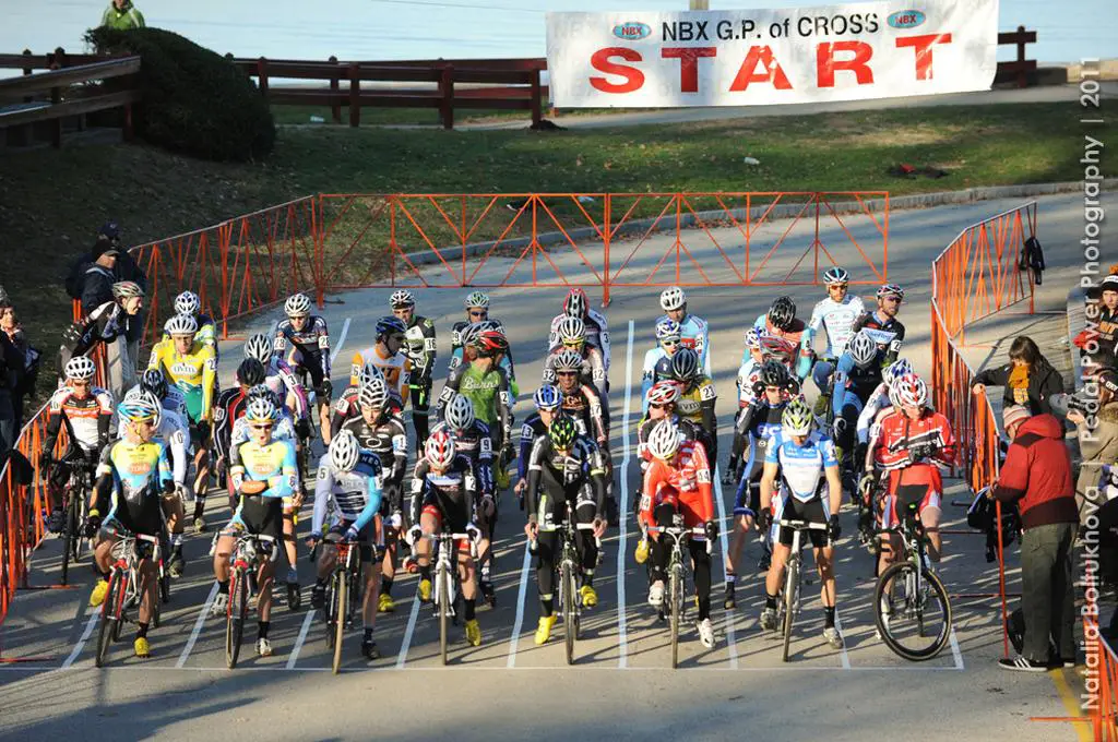 The elite men at staging. © Natalia Boltukhova | Pedal Power Photography