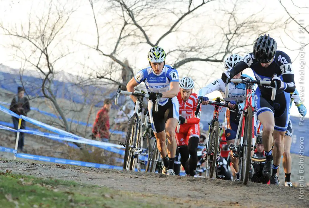 The lead group was huge for most of the race. © Natalia Boltukhova | Pedal Power Photography