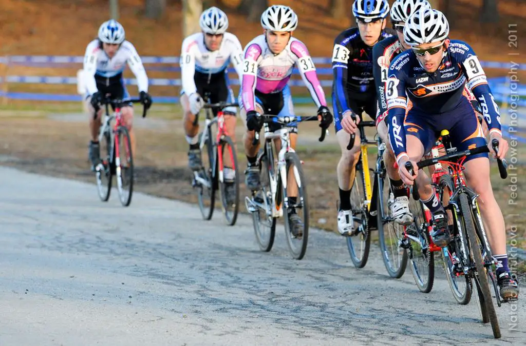 Nick Keough leads the chase. © Natalia Boltukhova | Pedal Power Photography